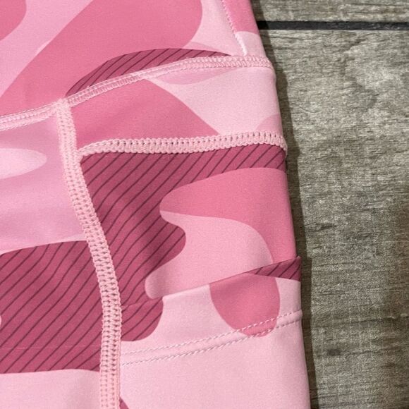 Zyia Light N Tight Capri Leggings - Picture 7 of 10